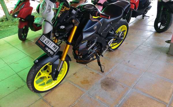 YAMAHA MT 15