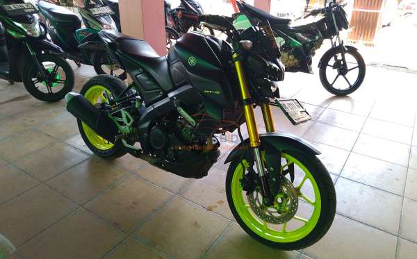 YAMAHA MT 15