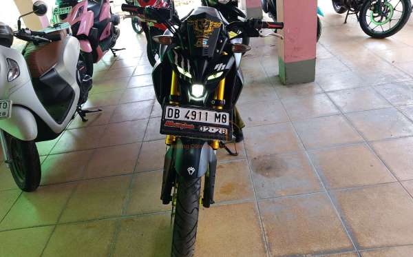 YAMAHA MT 15