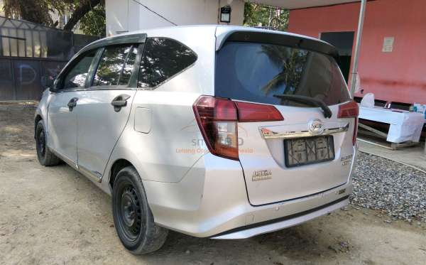 DAIHATSU SIGRA 1.2 R DLX
