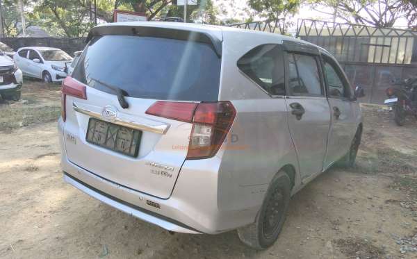 DAIHATSU SIGRA 1.2 R DLX