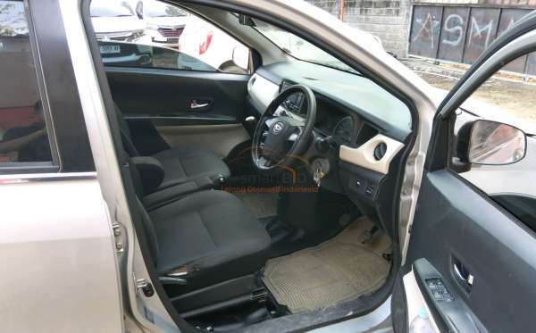 DAIHATSU SIGRA 1.2 R DLX