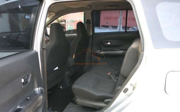 DAIHATSU SIGRA 1.2 R DLX