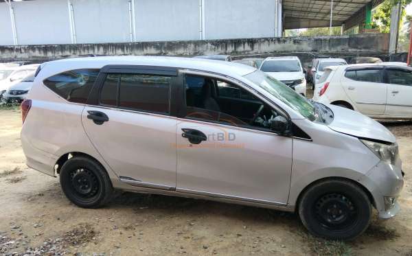 DAIHATSU SIGRA 1.2 R DLX