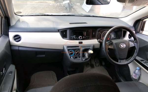 DAIHATSU SIGRA 1.2 R DLX