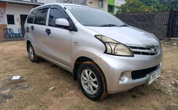 TOYOTA AVANZA