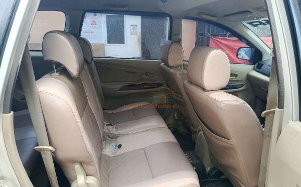 TOYOTA AVANZA