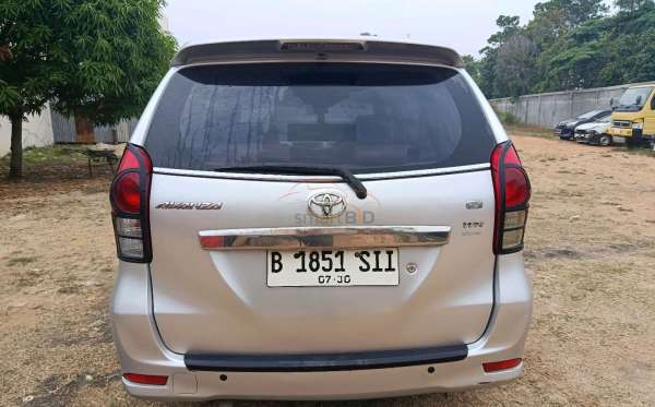 TOYOTA AVANZA