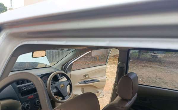 TOYOTA AVANZA