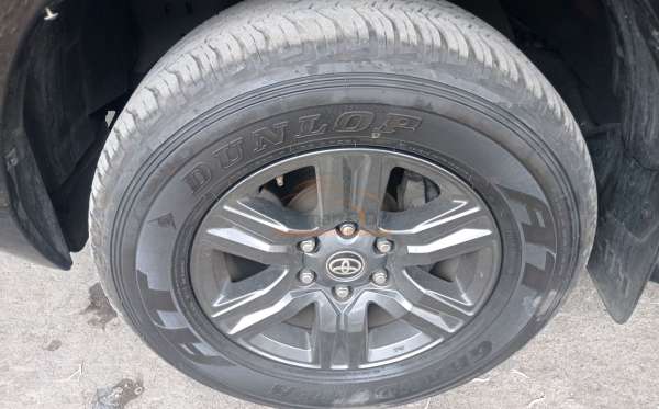 TOYOTA HILUX 2.4G DC 4X4