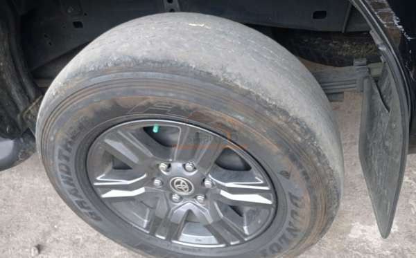 TOYOTA HILUX 2.4G DC 4X4