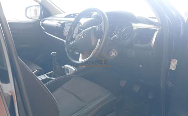 TOYOTA HILUX 2.4G DC 4X4