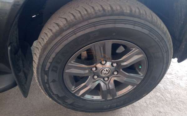 TOYOTA HILUX 2.4G DC 4X4