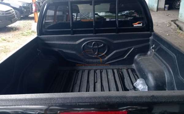 TOYOTA HILUX 2.4G DC 4X4