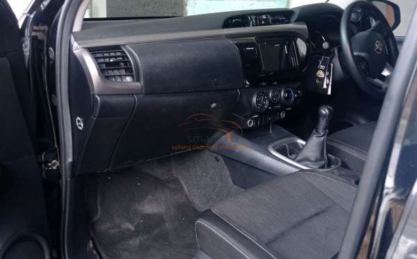 TOYOTA HILUX 2.4G DC 4X4