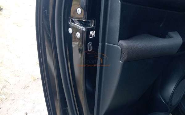 TOYOTA HILUX 2.4G DC 4X4
