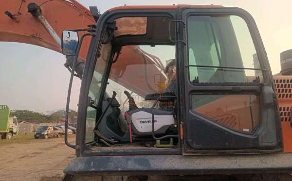 DEVELON EXCAVATOR DX360LC-7B