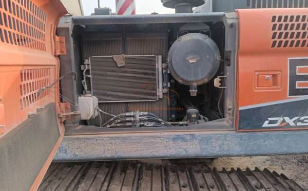 DEVELON EXCAVATOR DX360LC-7B