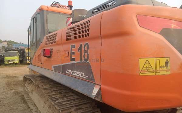 DEVELON EXCAVATOR DX360LC-7B