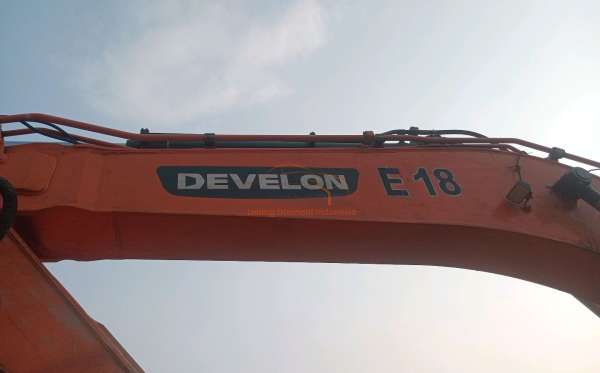 DEVELON EXCAVATOR DX360LC-7B