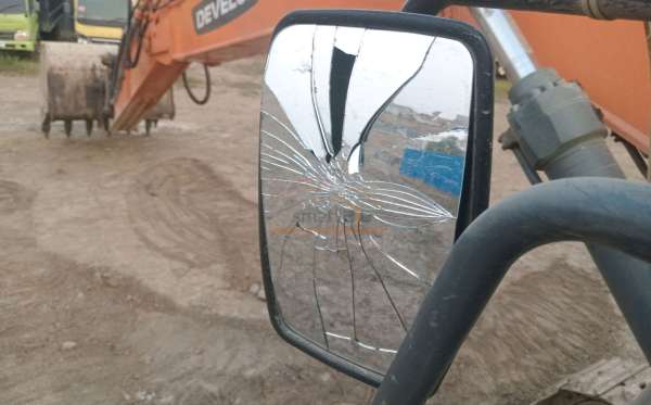 DEVELON EXCAVATOR DX360LC-7B