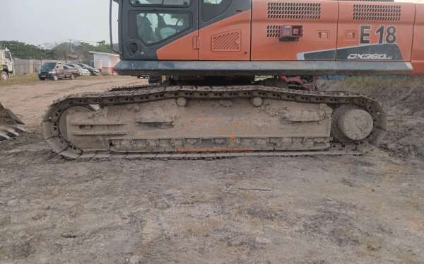 DEVELON EXCAVATOR DX360LC-7B