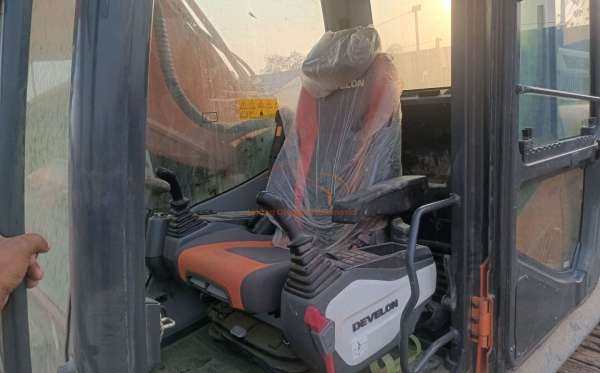 DEVELON EXCAVATOR DX360LC-7B