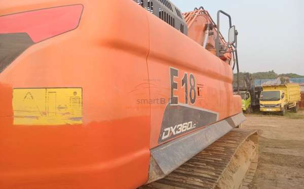 DEVELON EXCAVATOR DX360LC-7B