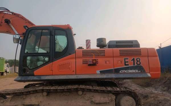 DEVELON EXCAVATOR DX360LC-7B