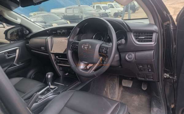 TOYOTA FORTUNER 2.8 VRZ
