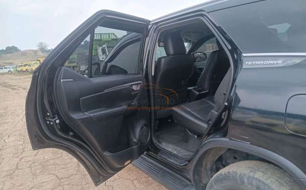 TOYOTA FORTUNER 2.8 VRZ
