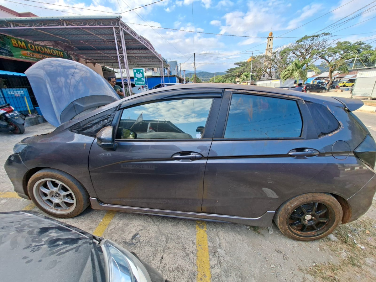 HONDA  JAZZ  GK5 1.5 RS