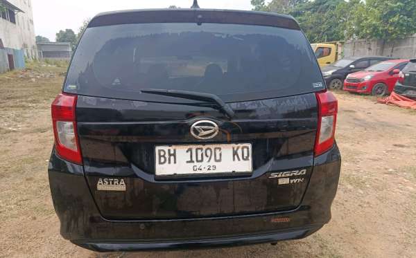 DAIHATSU SIGRA