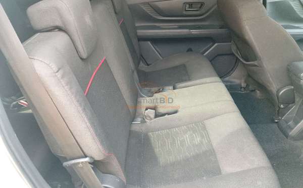 DAIHATSU XENIA R