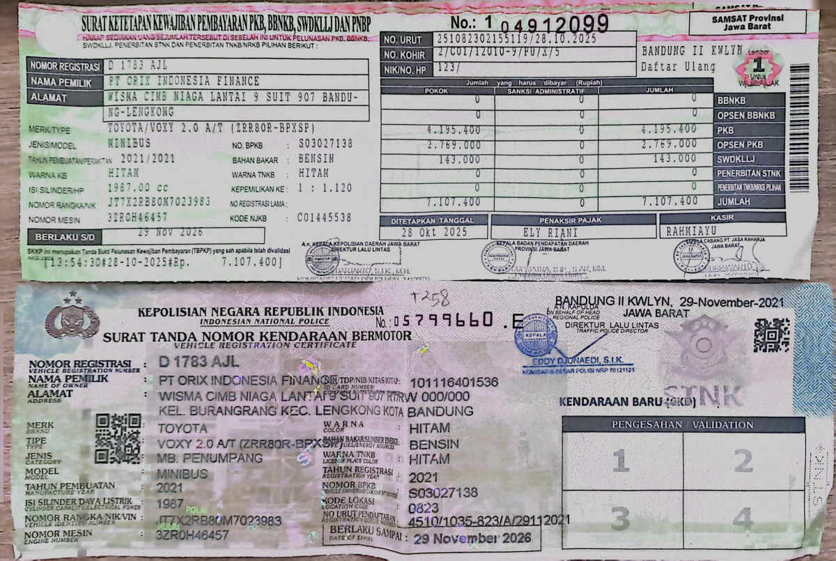 TOYOTA VOXY 2.0 AT