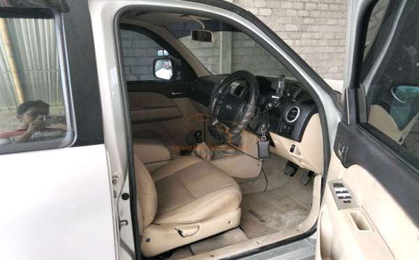FORD EVEREST