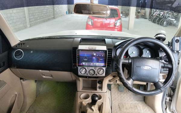 FORD EVEREST