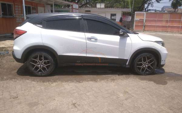 HONDA HRV RU1 1.5 E CVT