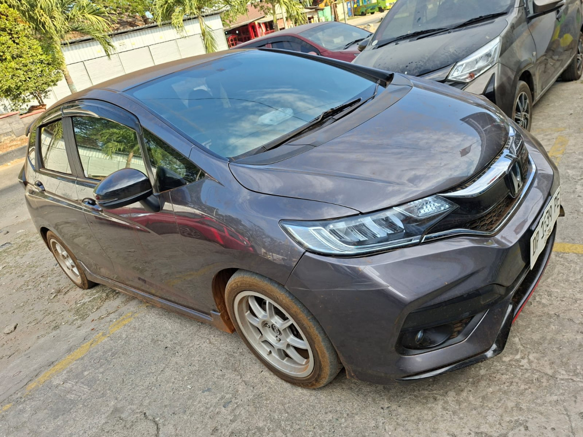HONDA  JAZZ  GK5 1.5 RS