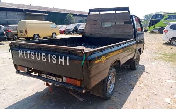 MITSUBISHI L 300