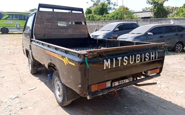 MITSUBISHI L 300