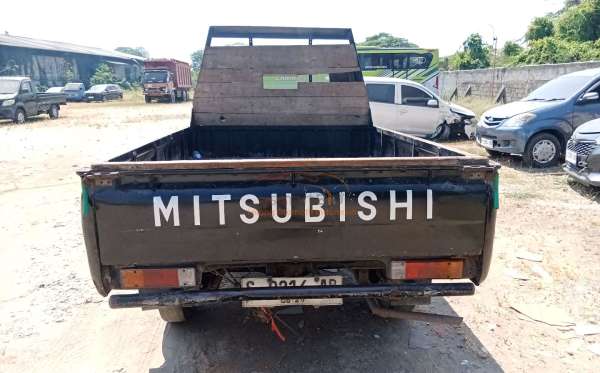 MITSUBISHI L 300