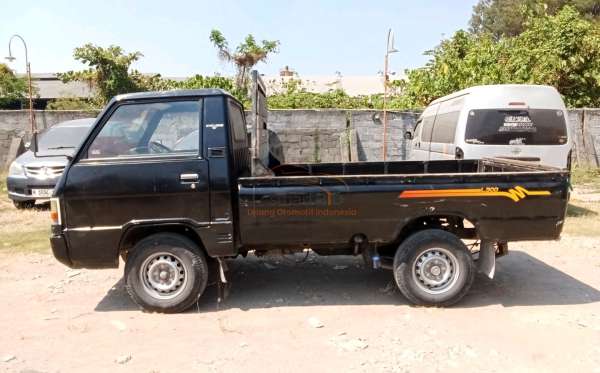 MITSUBISHI L 300
