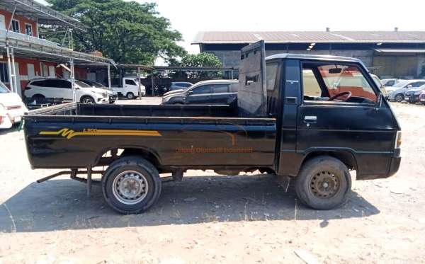 MITSUBISHI L 300