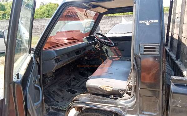 MITSUBISHI L 300