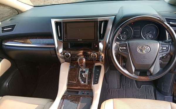 TOYOTA ALPHARD 2.5 G
