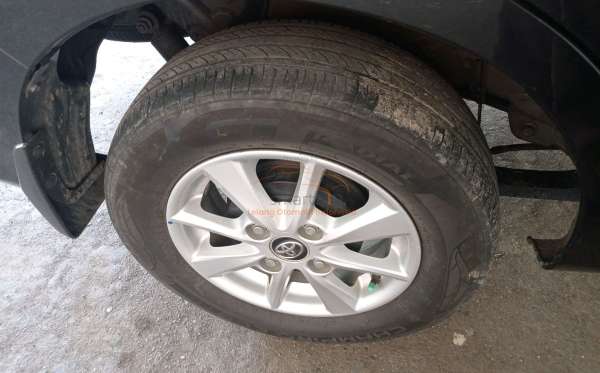 TOYOTA AVANZA
