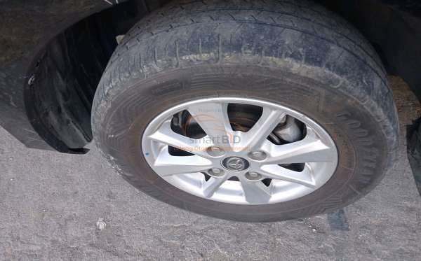 TOYOTA AVANZA