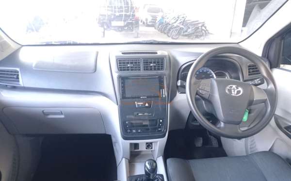 TOYOTA AVANZA