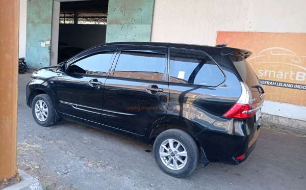 TOYOTA AVANZA